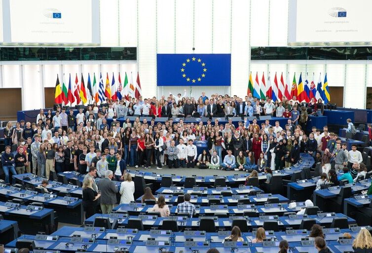 Axla rollen som Europaparlamentariker och ansök om en plats på Euroscola i Strasbourg 2024!